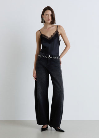 Balloon jeans with appliqués