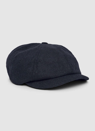 Plain-colour flat cap