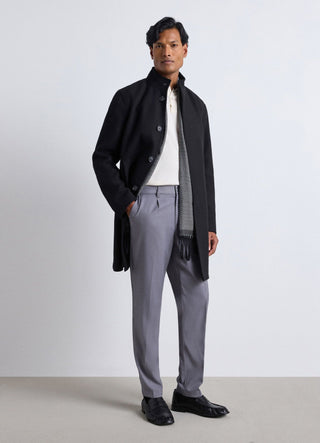 Long trousers with elastic waistband