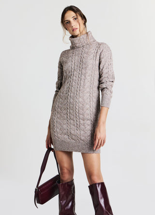 Rollkragenpullover mit Zopfmuster