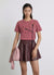 T-shirt con fiori applicati