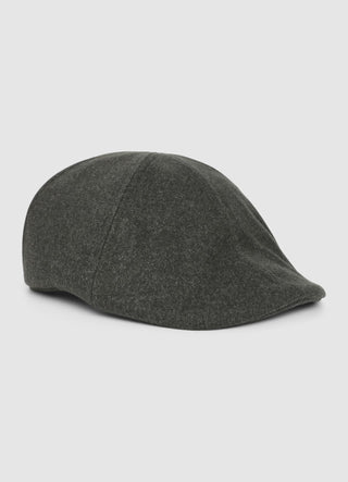 Plain-coloured flat cap