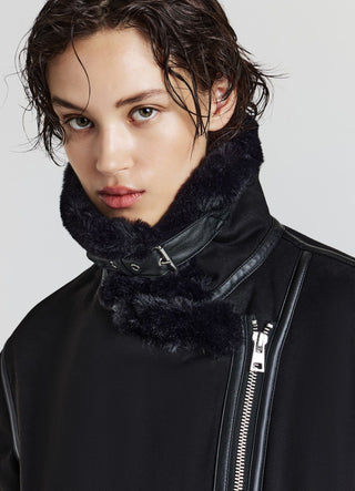 Gesteppte Jacke mit Fellkragen