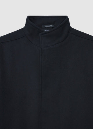 Coat with hidden closure