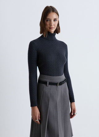 Maglia dolcevita a trecce