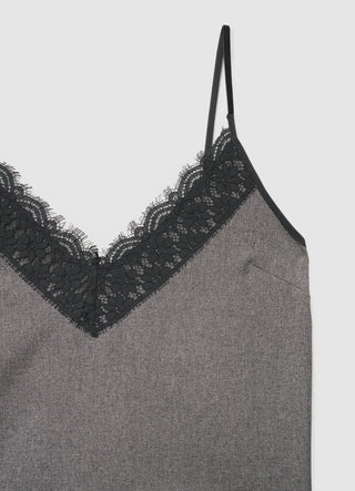 Top lingerie avec décolleté en V et bordure en dentelle