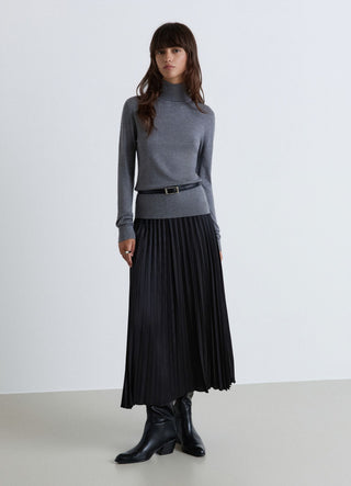 Pleated circle skirt in plain satin-like fabric