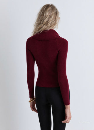 Sweter z odkrytymi ramionami w jednolitym kolorze