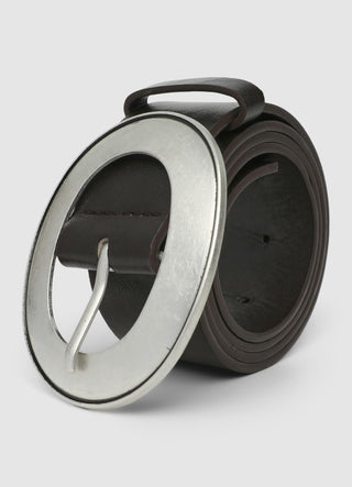 Plain-coloured belt with oval buckle