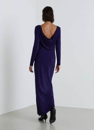 Robe longue décolletée avec drapé