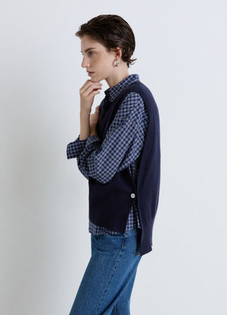 Gilet en maille uni avec boutons latéraux