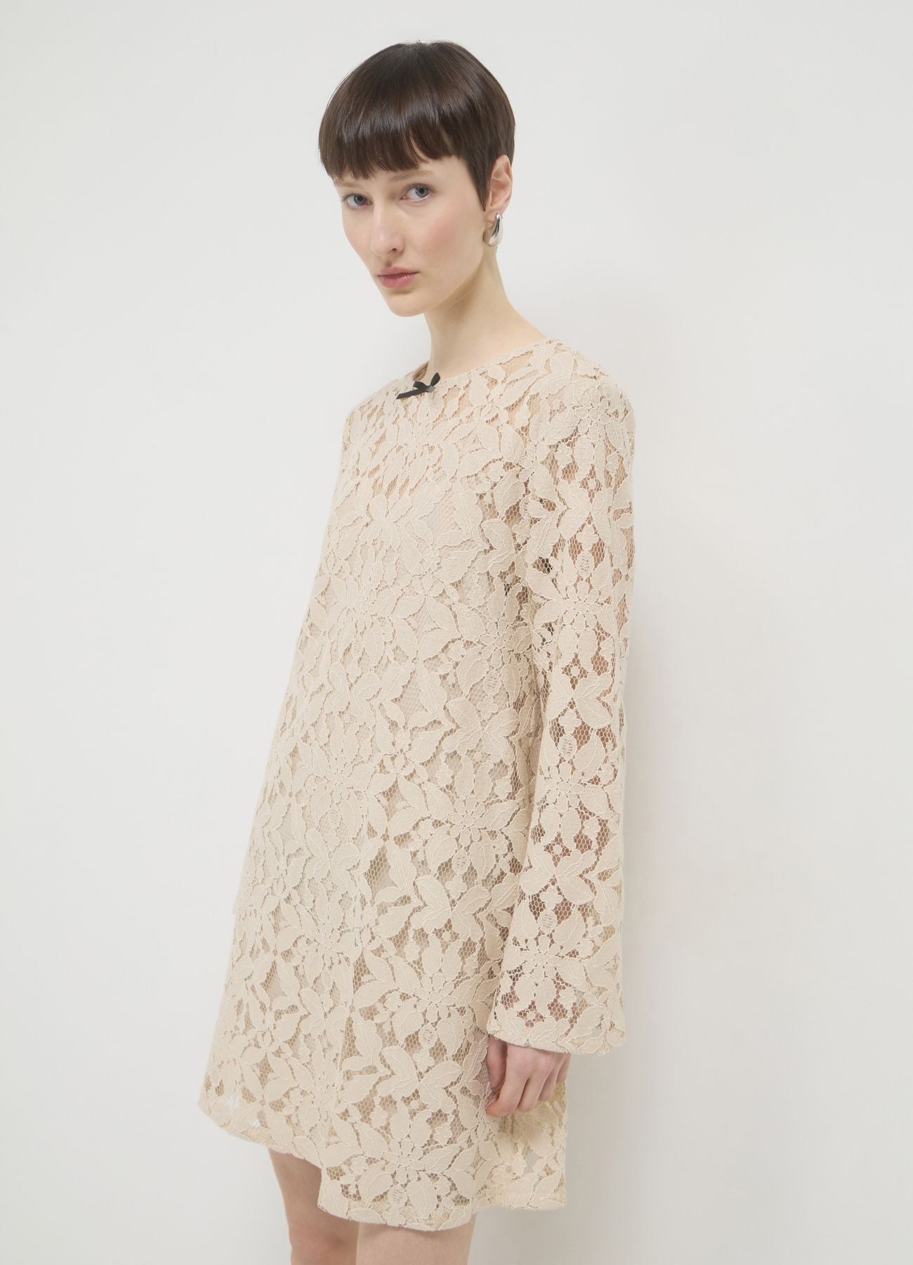 Short lace dress – Calliope