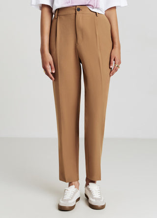 Trousers with pleats