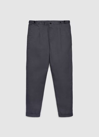 Pantaloni chinos con bottoni in vita