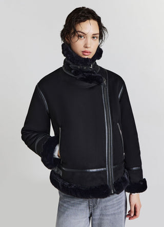 Gesteppte Jacke mit Fellkragen