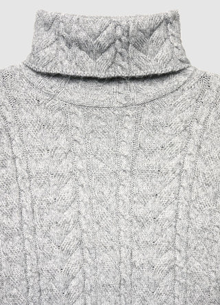Strickkleid mit Rollkragen und Zopfmuster
