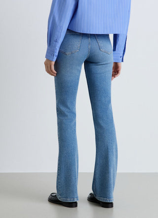 Jeans bootcut a vita media