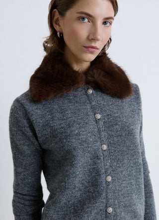 Cardigan con collo effetto pelo e bottoni gioiello