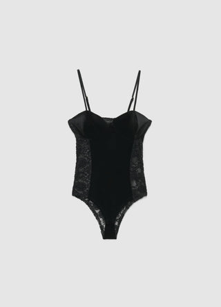 Body mit Spitze und vorgeformten Cups