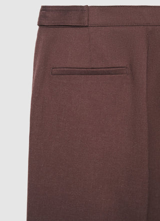 Flared Hose mit Schmuckknöpfen