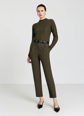Trousers with pleats