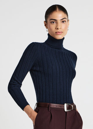 Rollkragenpullover mit Zopfmuster