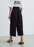Pantaloni culotte con pinces e vita elasticizzata