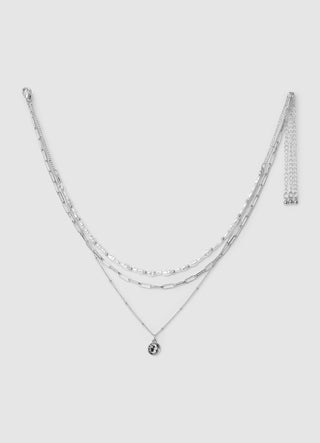 Multilayer necklace with pearls and pendant