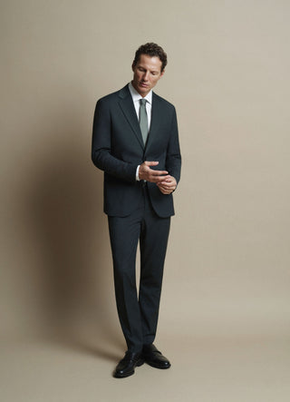 Total Look Completo Sartoriale Uomo Grigio Antracite: Giacca, Pantalone e Camicia Bianca