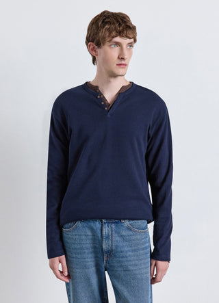 Plain coloured waffle fabric crew neck T-shirt