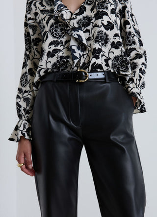 Slim solid-colour belt with golden buckle