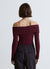 Gerippter Pullover mit freiliegenden Schultern
