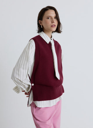 Gilet en maille unie avec boutons latéraux