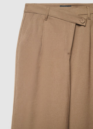Pantalon palazzo avec patte asymétrique