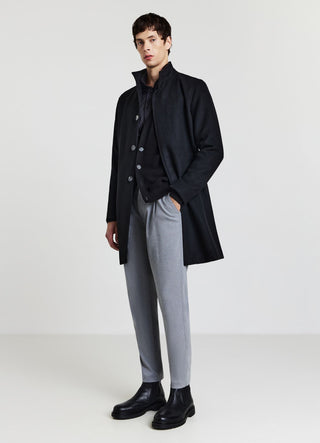Coat with hidden closure