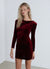 Robe courte avec drapé et broche