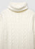 Rollkragenpullover mit Zopfmuster
