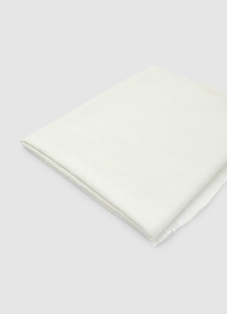 Scarf with shimmering effect and fringes