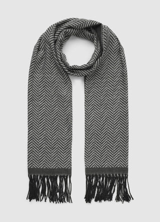 Herringbone scarf with fringes