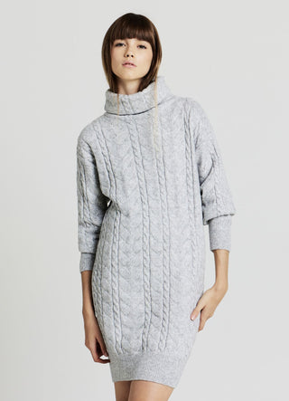 Rollkragenpullover mit Zopfmuster