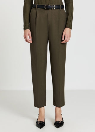 Trousers with pleats