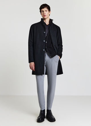 Coat with hidden closure