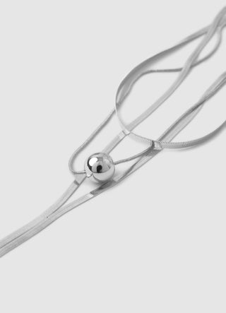 Collana lunga a tre fili con sfera
