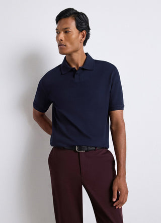 Plain polo shirt with collar and two buttons