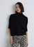Maglia con collo cratere e maniche a 3/4
