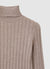 Rollkragenpullover mit Zopfmuster
