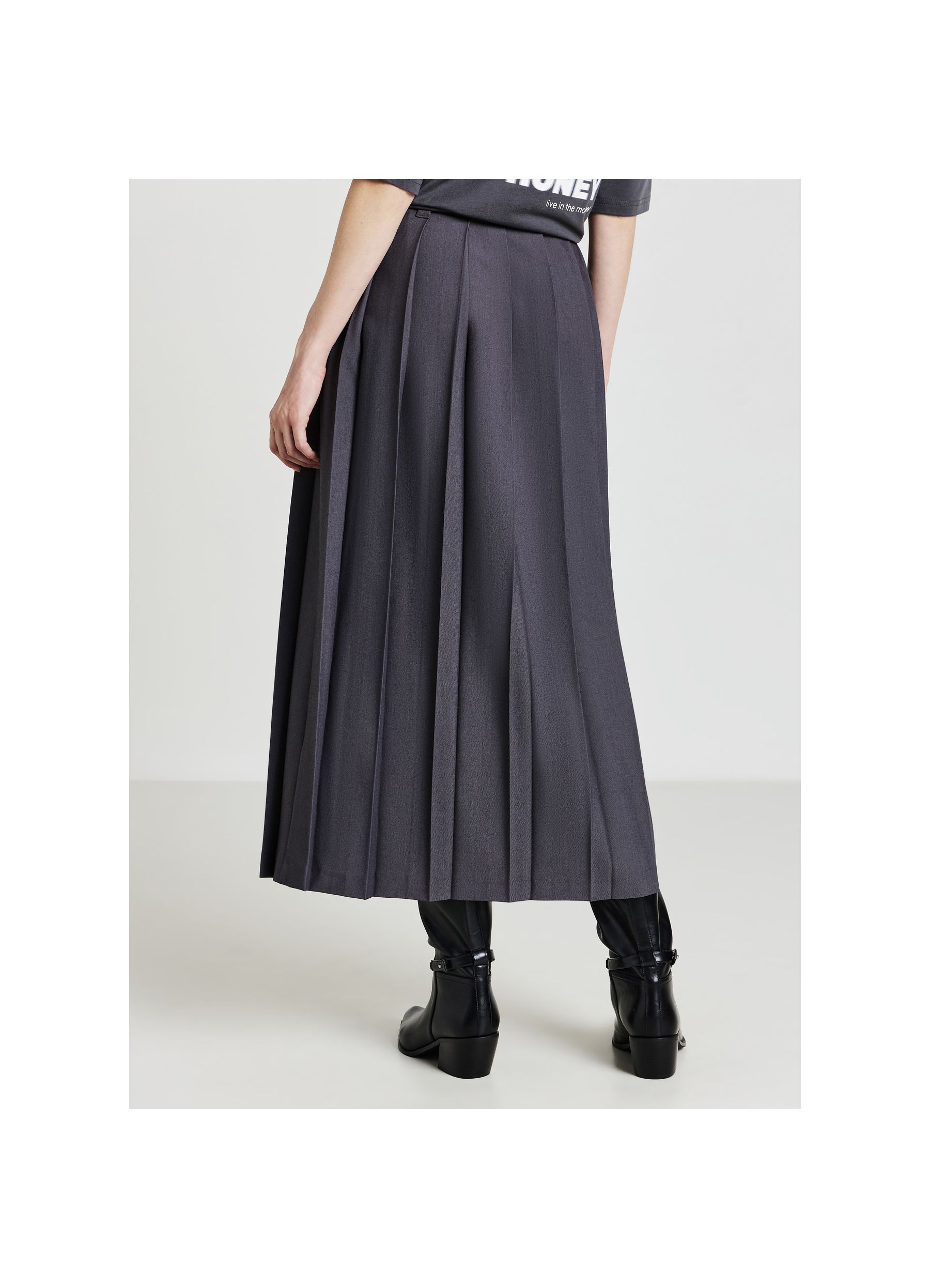 Long pleated skirt with slit dark grey melange | Calliope