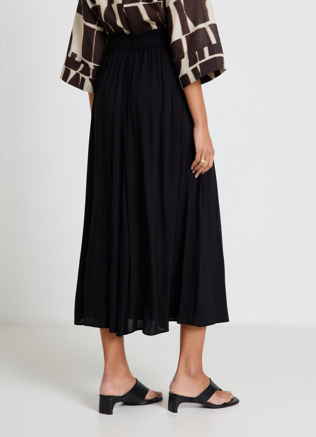 Sukna Zena Calliope in_i4