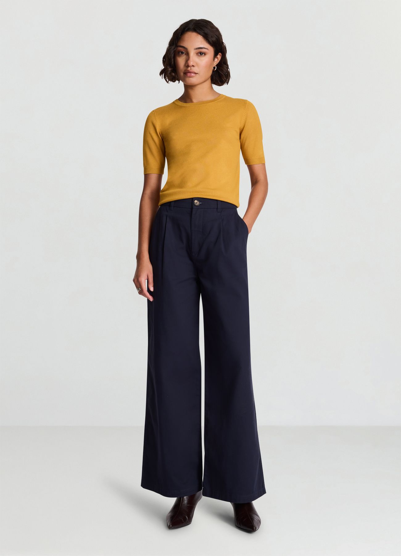 Short-sleeved T-shirt Woman Calliope det_1