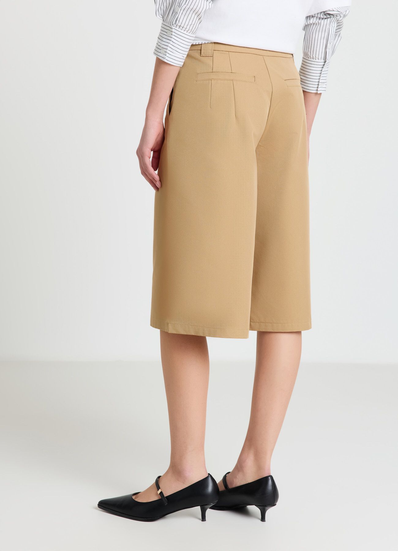 Short pants Woman Calliope in_i4